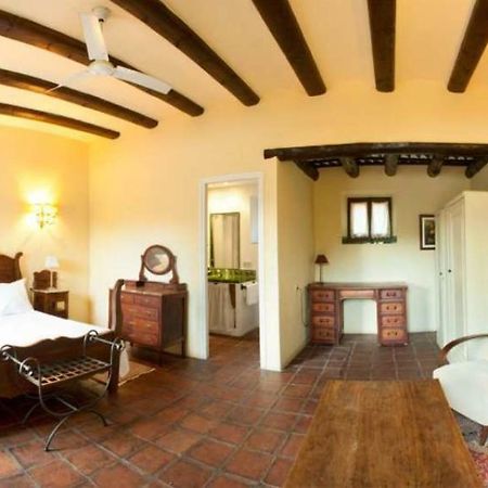 Hostal La Riera Torroella De Montgri Ngoại thất bức ảnh