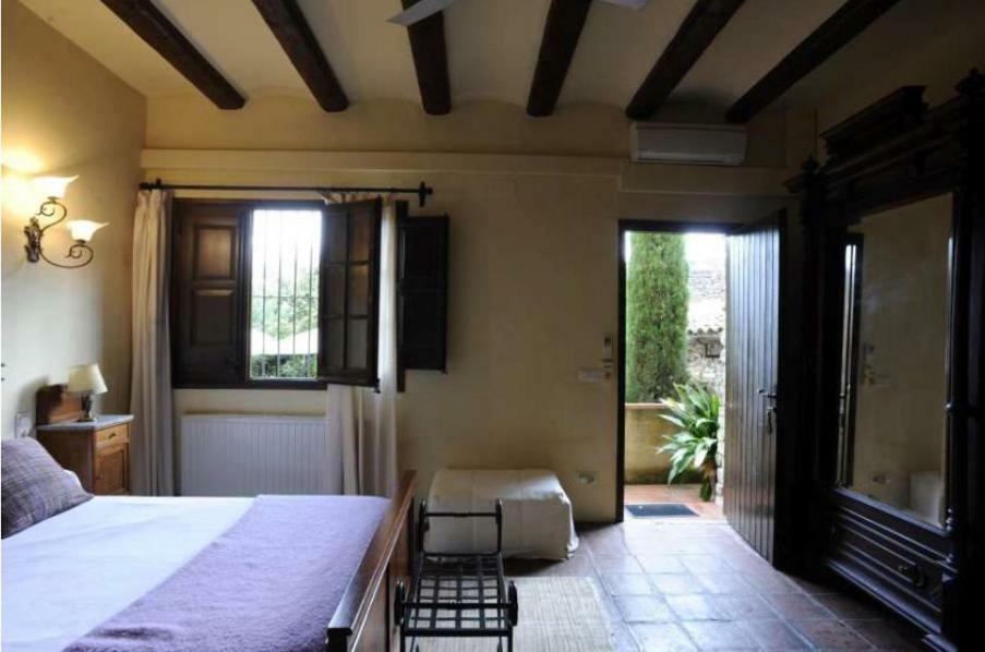 Hostal La Riera Torroella De Montgri Ngoại thất bức ảnh