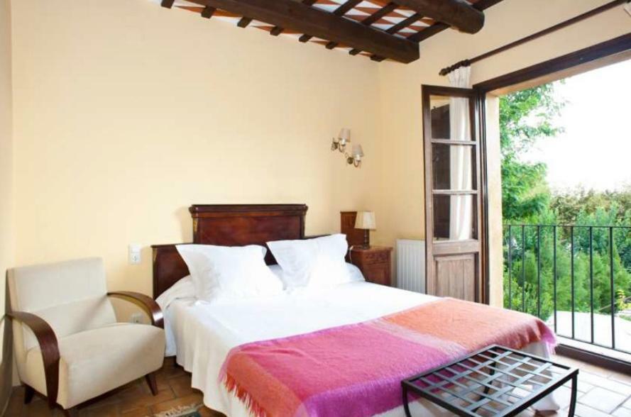 Hostal La Riera Torroella De Montgri Ngoại thất bức ảnh