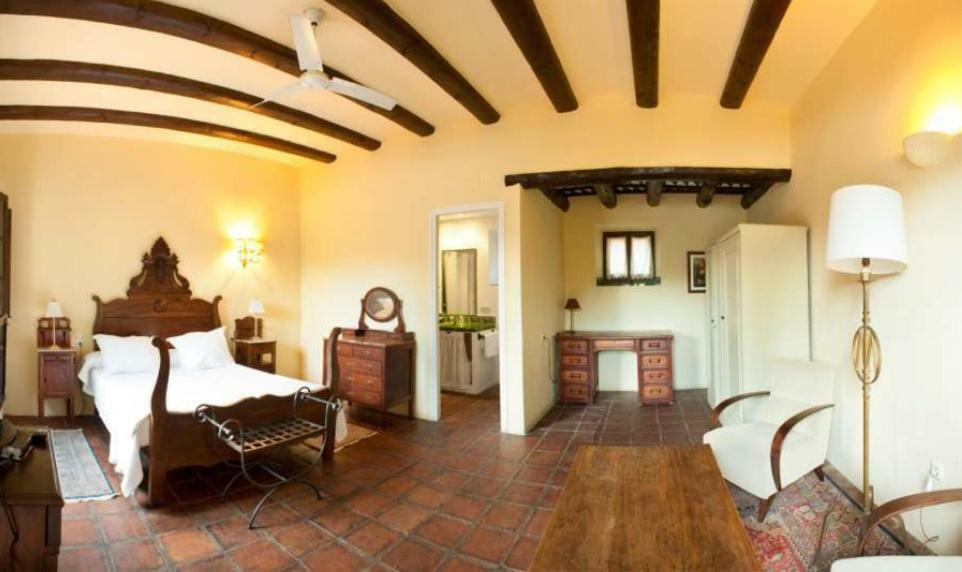 Hostal La Riera Torroella De Montgri Ngoại thất bức ảnh
