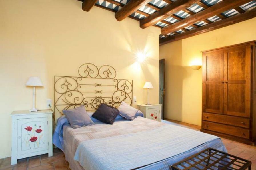 Hostal La Riera Torroella De Montgri Ngoại thất bức ảnh