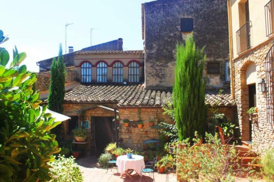 Hostal La Riera Torroella De Montgri Ngoại thất bức ảnh